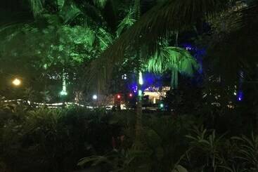 پانسیون Lala Land Guest House And Camping Site