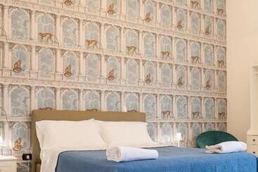 تختخواب و صبحانه Mareluna Penthouse   Luxury Suites