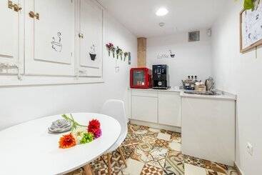 هتل Hostal 977