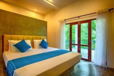 تختخواب و صبحانه Wild Nest Villa Unawatuna