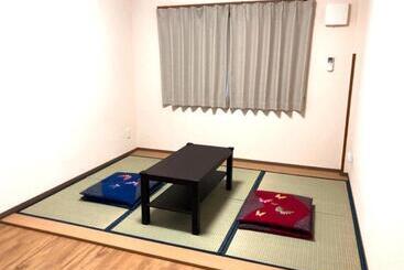 پانسیون Mikawa House Osaka Castle