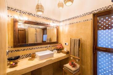 استراحتگاه Clove Island Villas & Spa