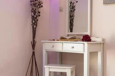 هتل Onar Corfu Aparts & Studios