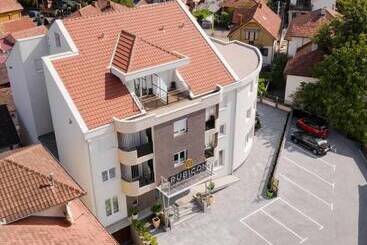هتل Rubicon Garni