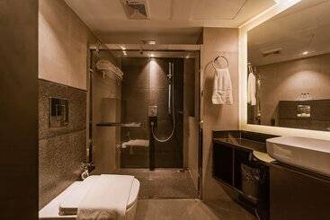 هتل Ambara Suites