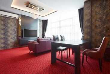 酒店 Dream Luxury