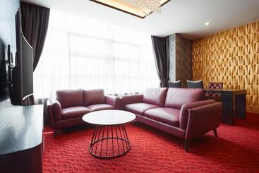 هتل Dream Luxury