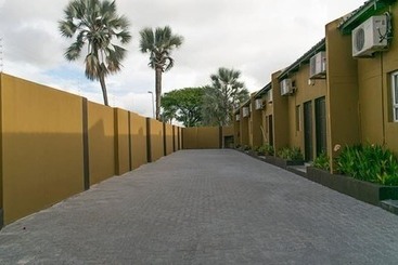 هتل Ekamuti Town Lodge