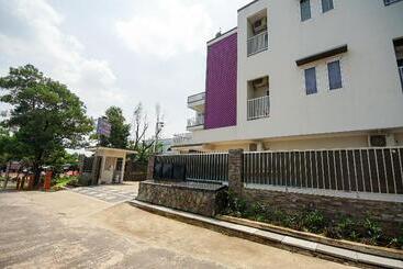 هتل Oyo 270 Madinah Residence Syariah