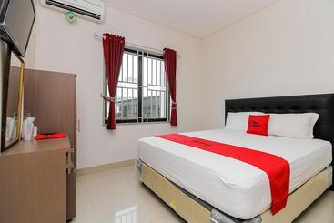 هتل Reddoorz Syariah @ Kampung Bintang