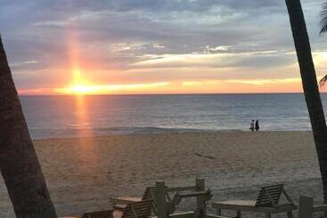 هتل Shenora Beach Resort