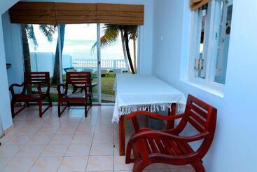 هتل Shenora Beach Resort