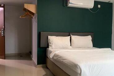 هتل Room V @ Jalan Megat