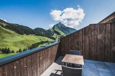 استراحتگاه Alpenparks Hotel & Apartment Arlberg Warth Mit Pool