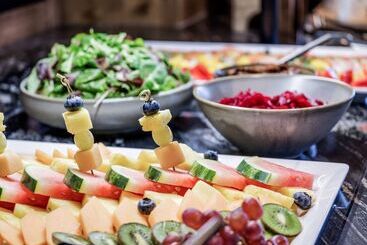 استراحتگاه Alpenparks Hotel & Apartment Arlberg Warth Mit Pool