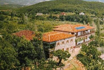 پانسیون Mrizi I Zanave Agroturizëm
