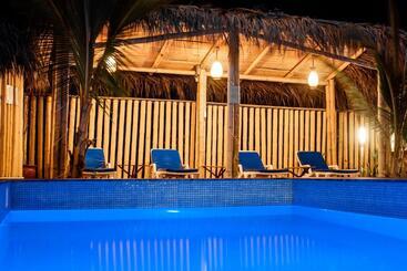 هتل Maria Jose Bungalows