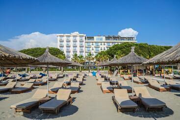 هتل Vm Resort & Spa