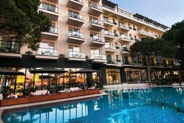 هتل Vm Resort & Spa