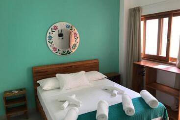 پانسیون Nai'a Suites