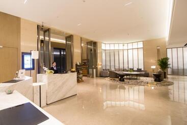 Zenith Hotel Near Train Station & The Mixc