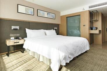 Zenith Hotel Near Train Station & The Mixc