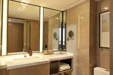 Zenith Hotel Near Train Station & The Mixc