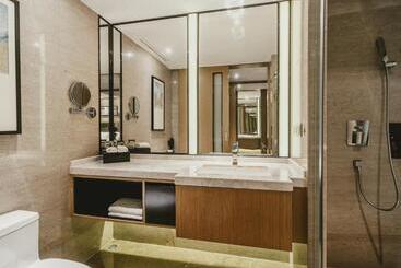 Zenith Hotel Near Train Station & The Mixc