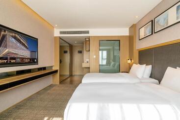 Zenith Hotel Near Train Station & The Mixc