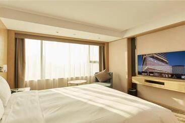 Zenith Hotel Near Train Station & The Mixc