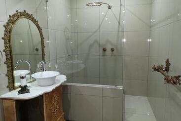 فندق Excalibur Boutique