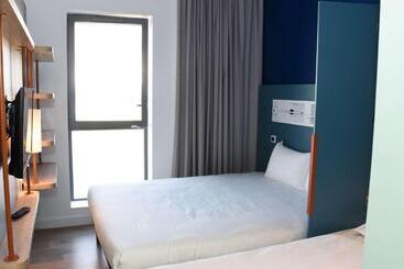 هتل Ibis Budget Langres