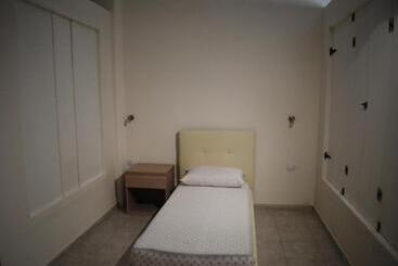 Luxar Room