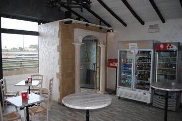 Luxar Room