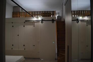 Luxar Room