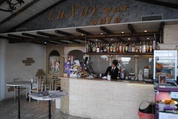 Luxar Room