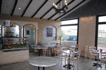 Luxar Room