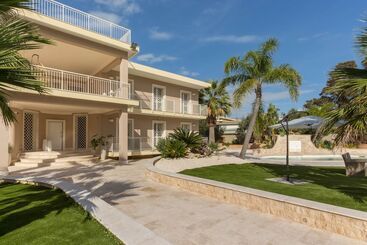 تختخواب و صبحانه Villa Furoa
