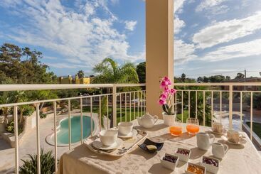 تختخواب و صبحانه Villa Furoa