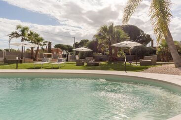 تختخواب و صبحانه Villa Furoa