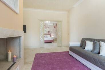 تختخواب و صبحانه Villa Furoa
