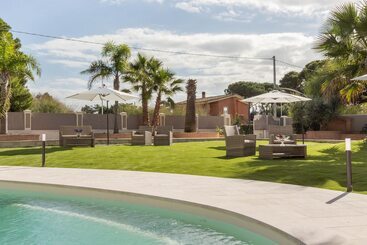 تختخواب و صبحانه Villa Furoa