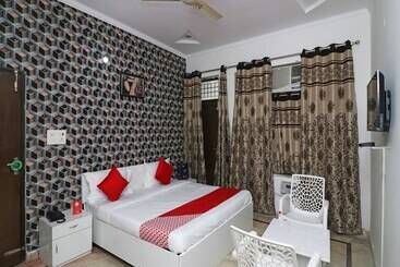 هتل Oyo 22506 Heaven Residency