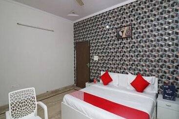 هتل Oyo 22506 Heaven Residency