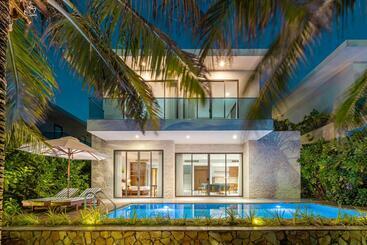 هتل Rosa Alba Resort & Villas Tuy Hoa