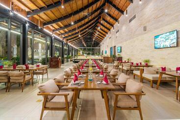 هتل Rosa Alba Resort & Villas Tuy Hoa