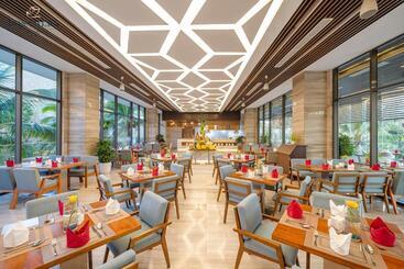 هتل Rosa Alba Resort & Villas Tuy Hoa