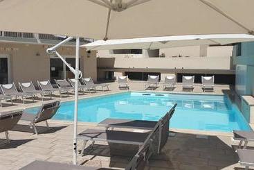 La Contessa Pool & Sea View