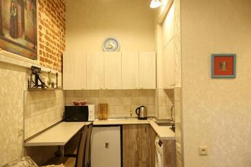 Luky Apartment On Rustaveli Ave