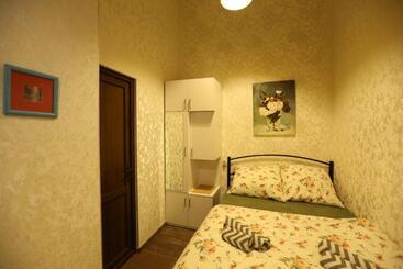 Luky Apartment On Rustaveli Ave